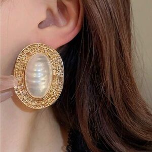 Elegant Vintage Gold And Pearl Oval Earrings